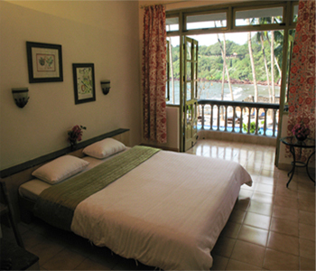 O Pescador Dona Paula Beach Resort Goa